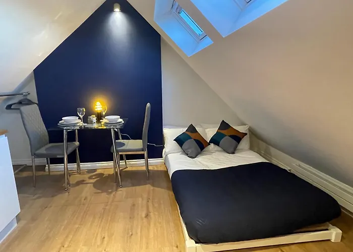 Loft Studio In Central City Location Near Station - Cambridge Homehost